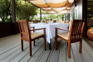 Decks Restaurant